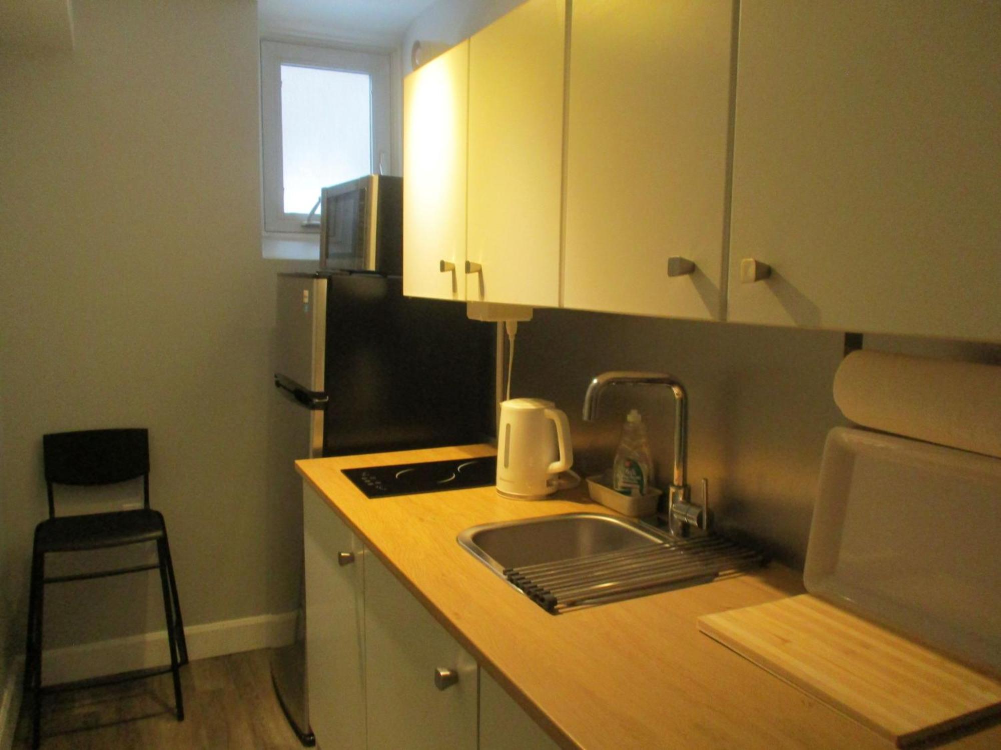 High Park Single Room With Personal Washroom And Kitchen Toronto Exterior foto